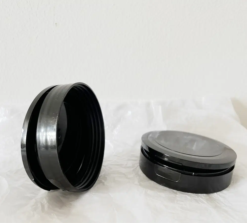 flip-top-cap-2