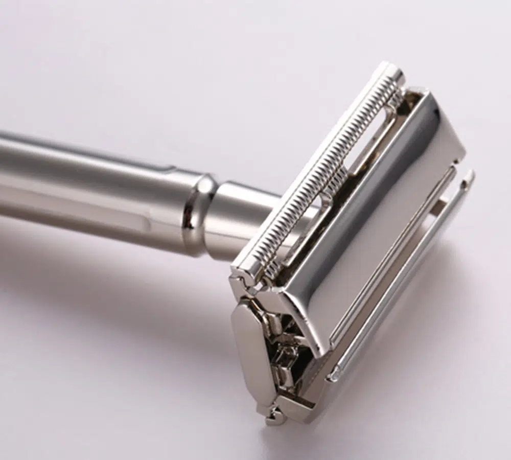 shaving-razor-silver-3